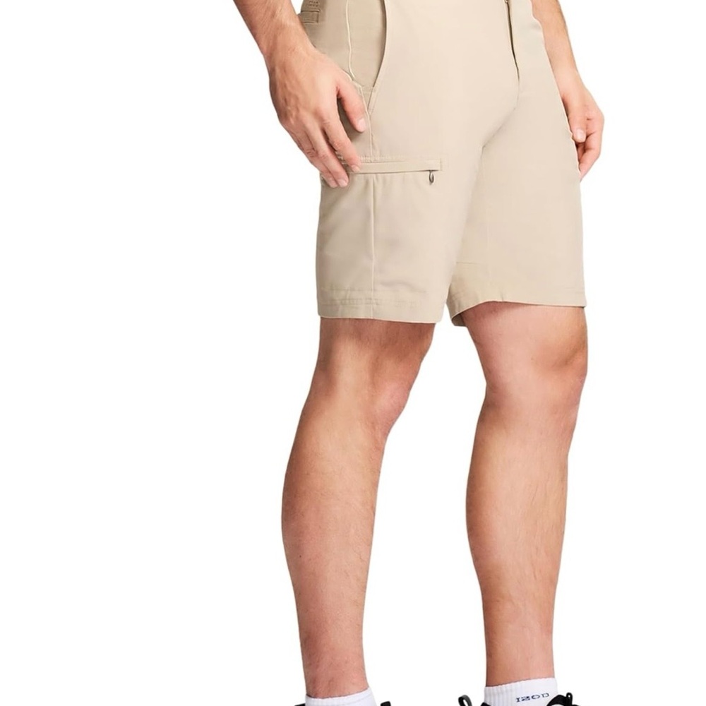 Izod Men’s golf swing flex shorts khaki, size 32, 9.5 in inseam. NWT